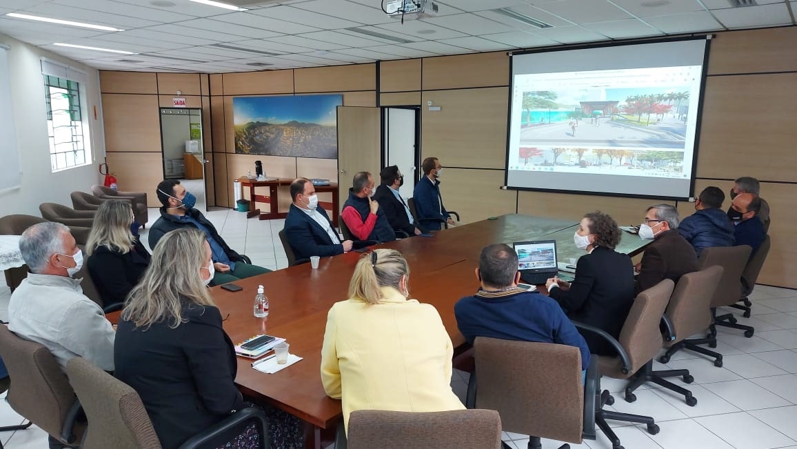 Prefeitura de Jaraguá do Sul define o projeto de requalificação da Praça Ângelo Piazera