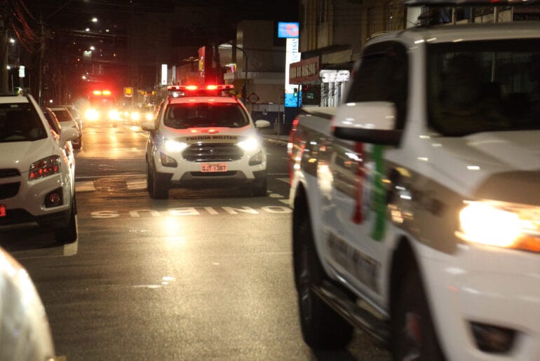 Dois homens foram detidos por vias de fato e lesão corporal em Guaramirim
