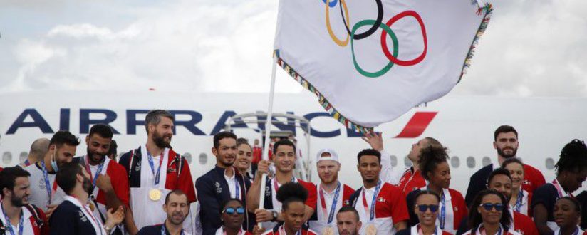 França recebe bandeira olímpica e promete “Jogos para as pessoas”