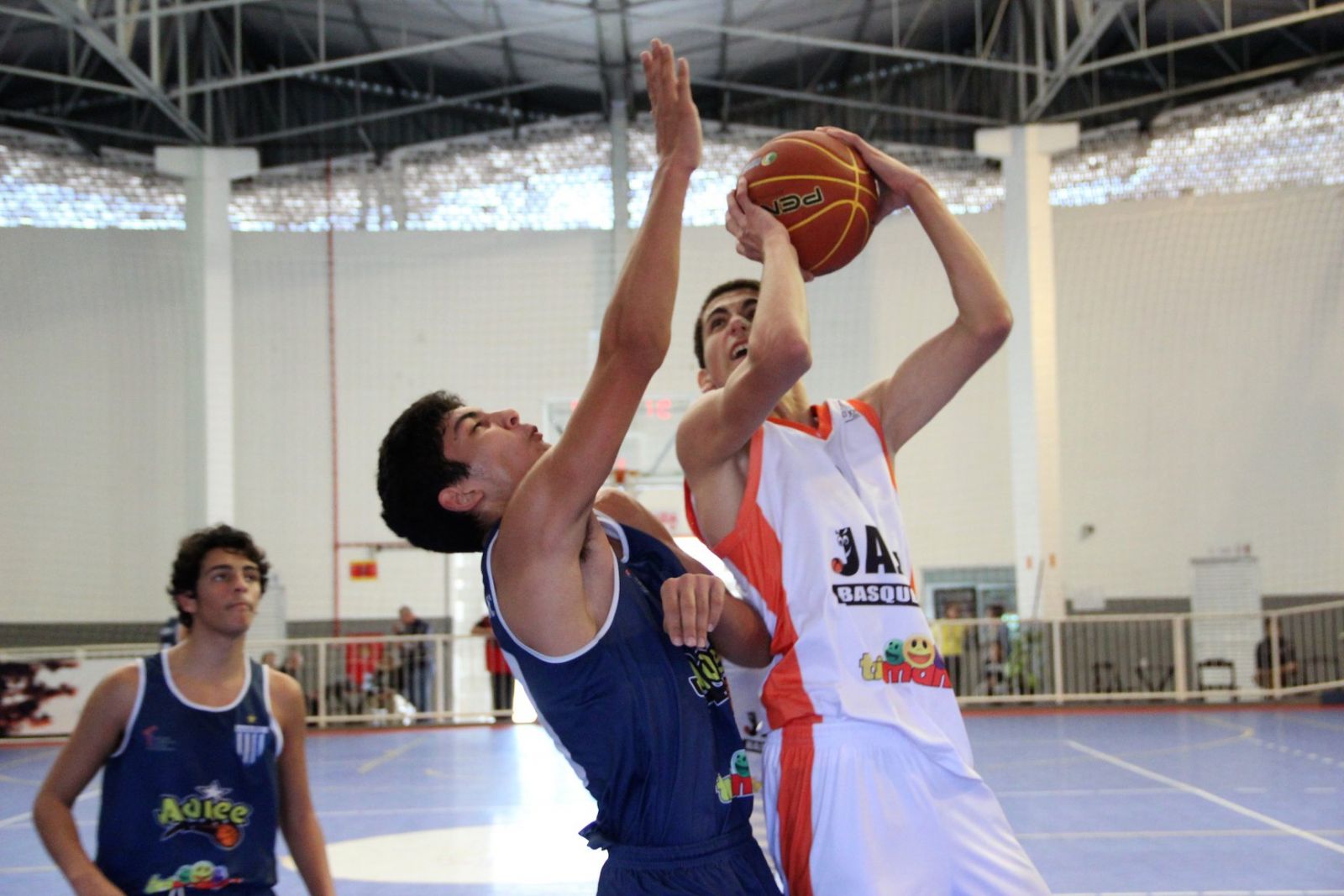 Ginásio Arthur Müller em Jaraguá sedia classificatória da Copa SC de Basquetebol