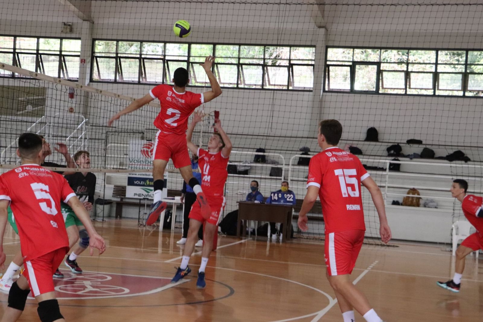 Time jaraguaense de voleibol masculino se classifica para a fase final do Estadual
