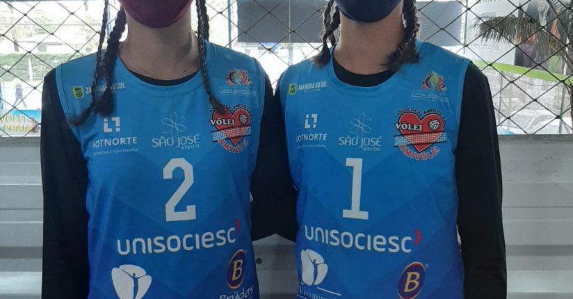 Gêmeas jaraguaenses saem campeãs invicta do festival de vôlei de praia em Curitiba Gêmeas jaraguaenses saem campeãs invicta do festival de vôlei de praia em Curitiba