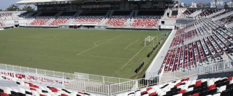 Arquibancada coberta da Arena Joinville é interditada por problemas na estrutura apontada em laudo Arquibancada coberta da Arena Joinville é interditada por problemas na estrutura apontada em laudo