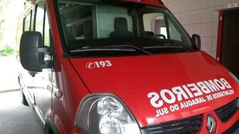 Homem fica ferido em acidente entre carro e moto na BR-280 em Jaraguá do Sul Homem fica ferido em acidente entre carro e moto na BR-280 em Jaraguá do Sul