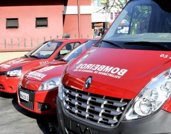 Colisão entre carros deixa duas mulheres feridas em Jaraguá do Sul