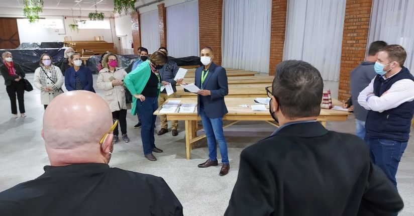 Cooperativa de consumo doa 716 vales-compra para 31 entidades de Jaraguá do Sul Cooperativa de consumo doa 716 vales-compra para 31 entidades de Jaraguá do Sul