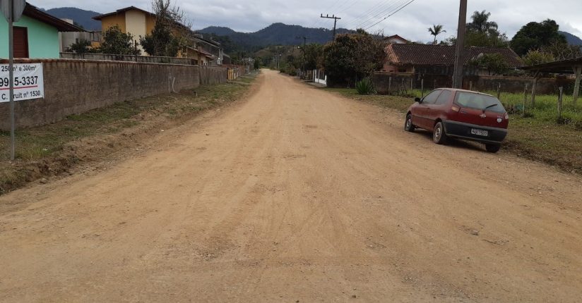 Antídio Lunelli e Jorginho Mello autorizam pavimentação da rua José Titz em Jaraguá Antídio Lunelli e Jorginho Mello autorizam pavimentação da rua José Titz em Jaraguá