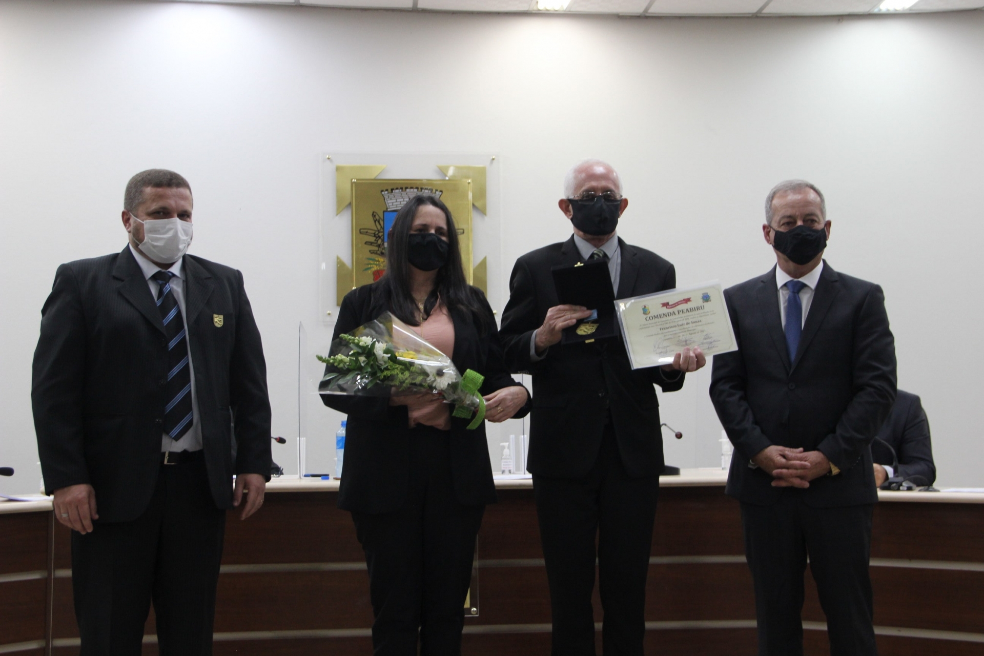 Sessão solene rende homenagens com entrega da Comenda Peabiru na Câmara de Guaramirim