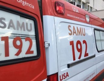 Mulher fica gravemente ferida após colidir moto contra poste em Guaramirim