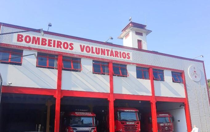 Bombeiros de Jaraguá do Sul irão acionar as sirenes neste domingo em comemoração aos 55 anos de fundação Bombeiros de Jaraguá do Sul irão acionar as sirenes neste domingo em comemoração aos 55 anos de fundação