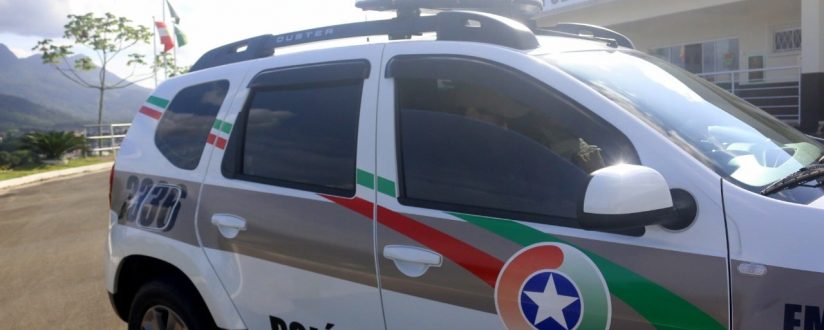 Dois vizinhos foram detidos por ameaça em Guaramirim Dois vizinhos foram detidos por ameaça em Guaramirim