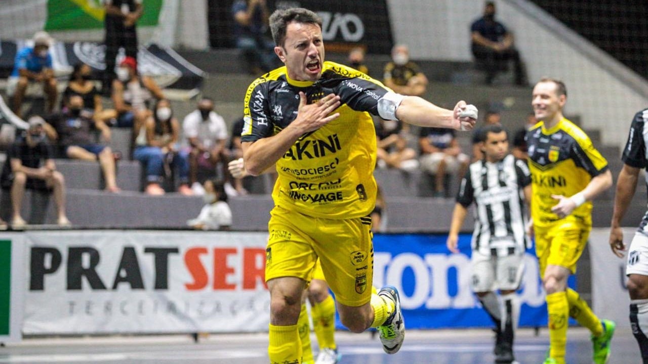 Jaraguá Futsal mantém 100% de aproveitamento e vence São Lourenço pelo Estadual