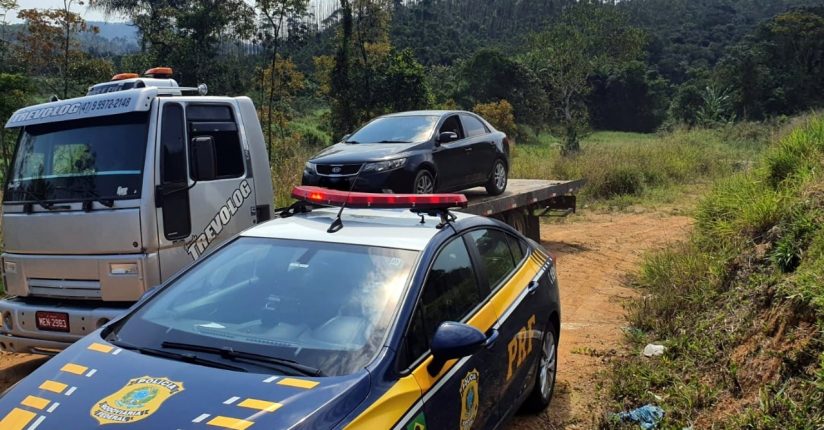 Carro furtado em Jaraguá do Sul é recuperado pela PRF em Araquari Carro furtado em Jaraguá do Sul é recuperado pela PRF em Araquari