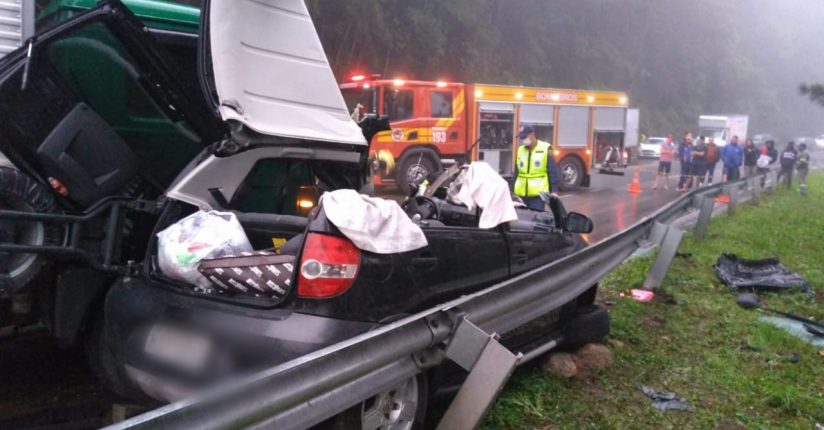 Jaraguaense morre em acidente entre carro e caminhão na BR-280 em Corupá Jaraguaense morre em acidente entre carro e caminhão na BR-280 em Corupá