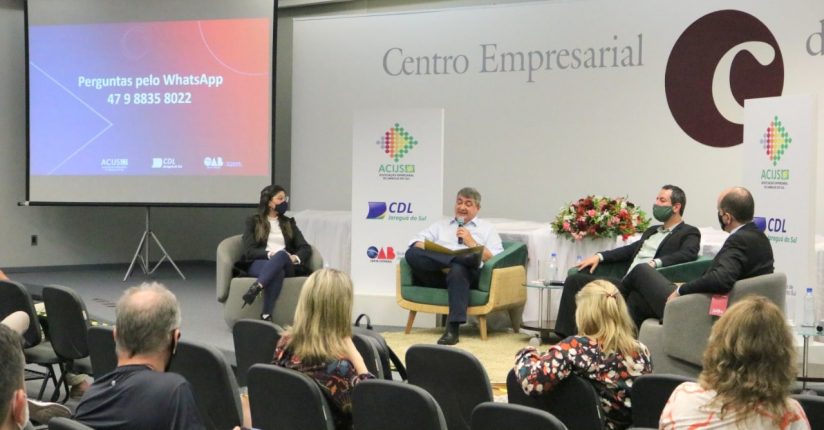 Painel no Centro Empresarial trata da parceria público-privada Painel no Centro Empresarial trata da parceria público-privada