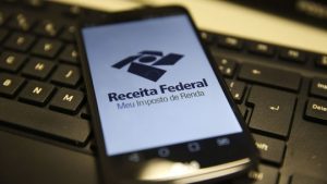 Receita paga hoje lote residual de restituição do Imposto de Renda