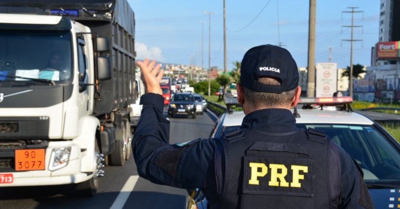 Acidentes em rodovias federais registram queda durante feriado Acidentes em rodovias federais registram queda durante feriado