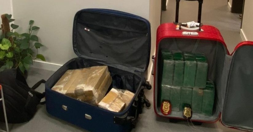 Homem é preso dentro de avião em SC com 34 quilos de droga em malas Homem é preso dentro de avião em SC com 34 quilos de droga em malas