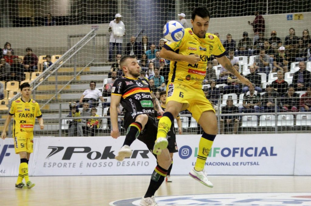 Jaraguá encara Blumenau em casa pelo Estadual de futsal nesta sexta