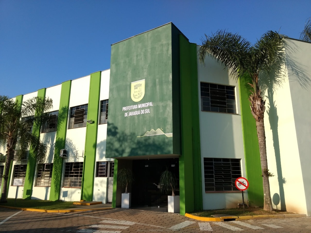 Prefeitura de Jaraguá comunica que é falso concurso público para contração no Cras