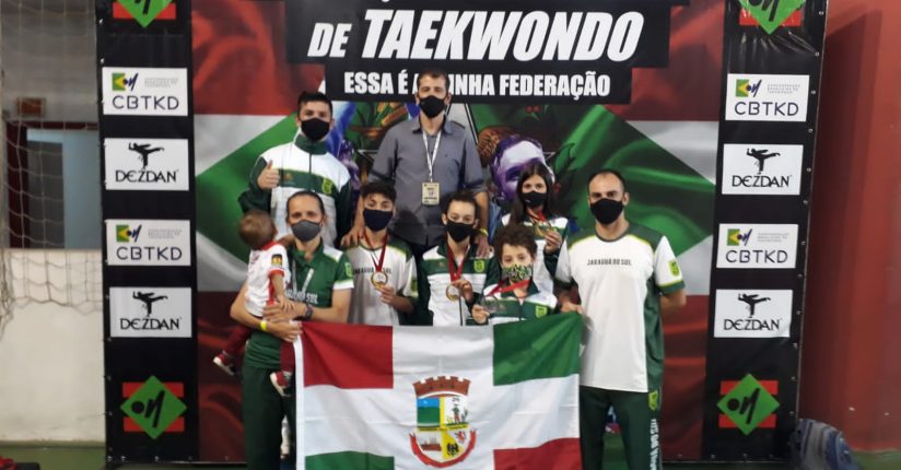 Jaraguá do Sul classifica quatro atletas para Jogos Escolares Brasileiros de Taekwondo Jaraguá do Sul classifica quatro atletas para Jogos Escolares Brasileiros de Taekwondo