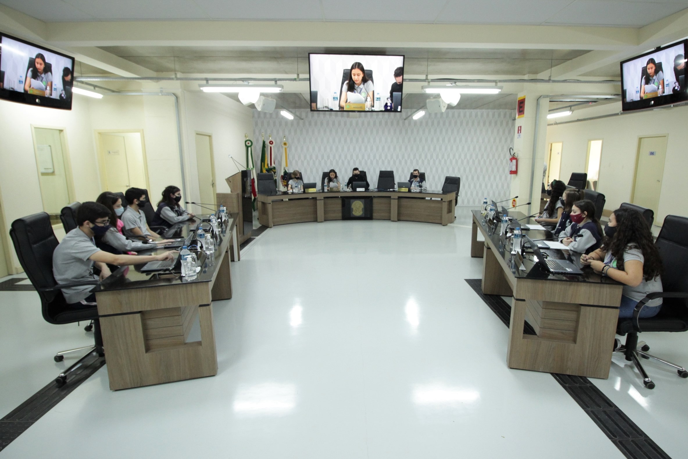 Vereador Mirim faz apelo por investimento em livros em Jaraguá do Sul