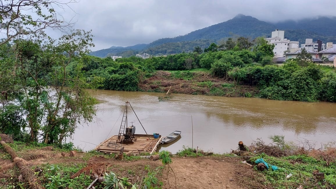 Empresa dá início a nova ponte sobre o Rio Itapocu em Jaraguá do Sul