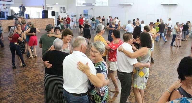 Matrícula para dança de salão para idosos, abre na próxima terça-feira em Jaraguá Matrícula para dança de salão para idosos, abre na próxima terça-feira em Jaraguá