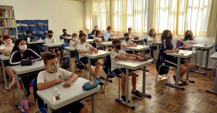 Alunos da rede municipal de ensino iniciam prova do Saeb nesta terça em Jaraguá Alunos da rede municipal de ensino iniciam prova do Saeb nesta terça em Jaraguá