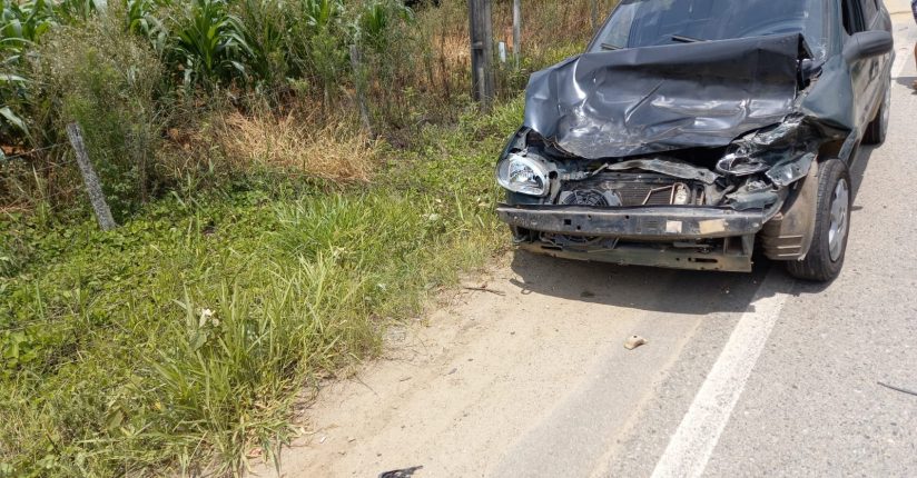 Duas mulheres ficaram feridas após colisão entre carros na SC-415 em Massaranduba Duas mulheres ficaram feridas após colisão entre carros na SC-415 em Massaranduba