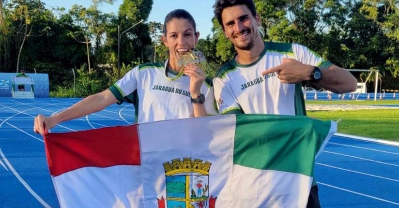 Simone Ferraz vence prova dos três mil metros com obstáculos e quebra recorde no Jasc Simone Ferraz vence prova dos três mil metros com obstáculos e quebra recorde no Jasc