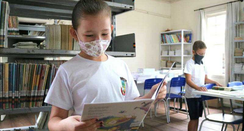 Escolas municipais de Jaraguá do Sul abrem matrículas para alunos novos nesta quinta Escolas municipais de Jaraguá do Sul abrem matrículas para alunos novos nesta quinta
