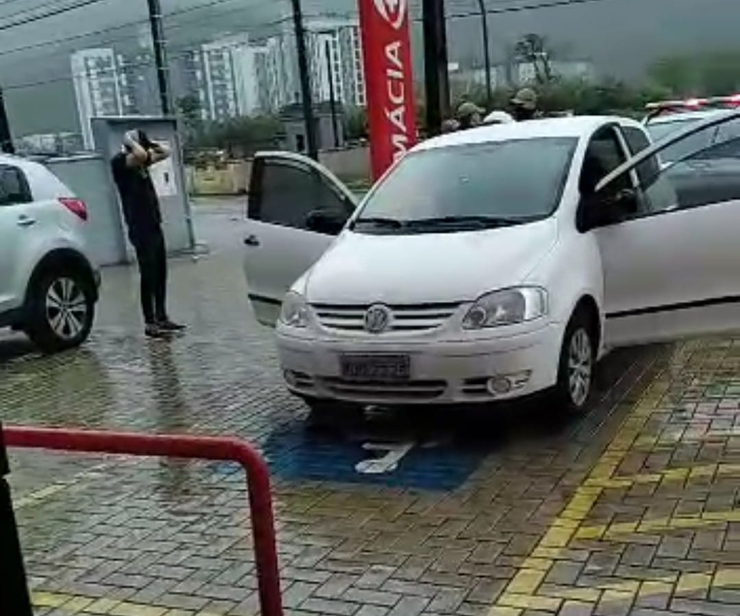 Casal é preso suspeito de vários furtos em residências de Jaraguá do Sul