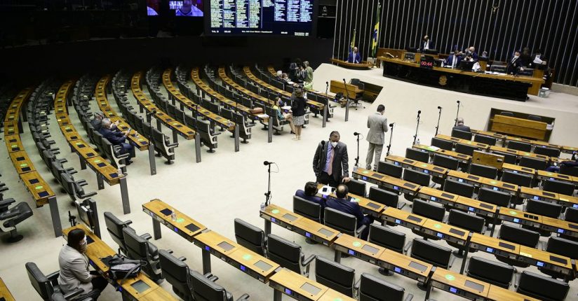 Congresso derruba veto e Fundo Eleitoral será de R$ 5,7 bilhões