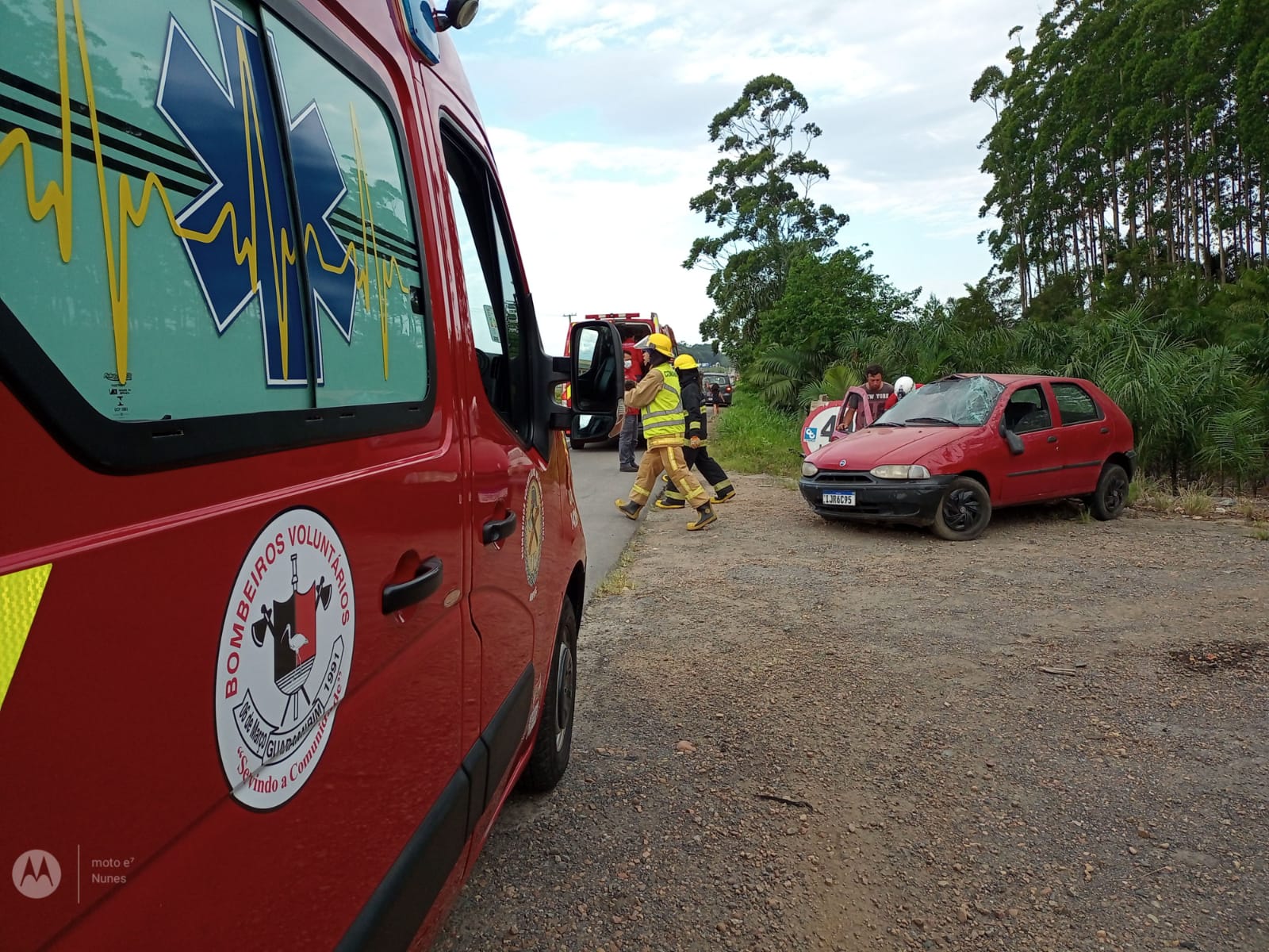 Capotamento na BR-280 movimenta bombeiros de Guaramirim