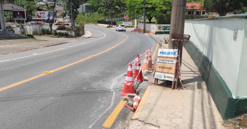 Trecho da rua João Januário Ayroso estará parcialmente interditado nesta terça-feira Trecho da rua João Januário Ayroso estará parcialmente interditado nesta terça-feira