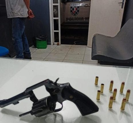 Homem é preso por porte ilegal de arma de fogo em Jaraguá do Sul