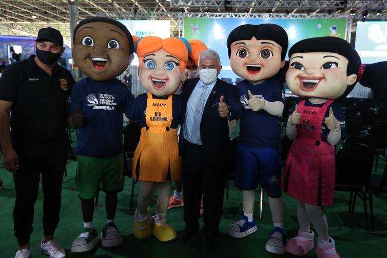 Brasil passará por mudanças significativas no desenvolvimento de novas tecnologias, diz ministro