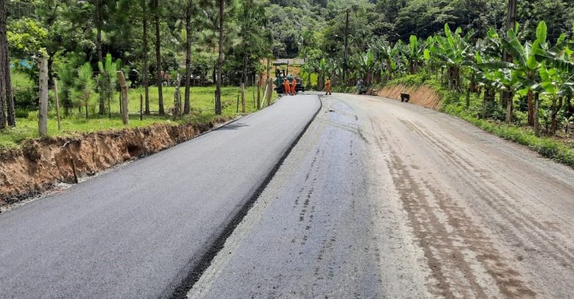 Obra entre Ribeirão Grande e Santa Luzia em Jaraguá do Sul já recebe o asfalto
