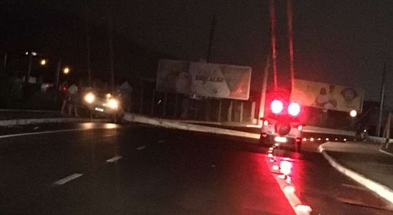Homem fica ferido após colidir contra poste em Jaraguá do Sul Homem fica ferido após colidir contra poste em Jaraguá do Sul