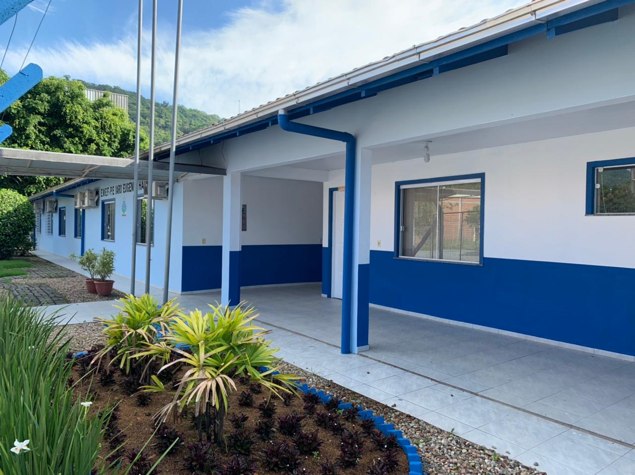 Secretaria de Educação realiza melhorias nas unidades escolares durante período de recesso em Guaramirim
