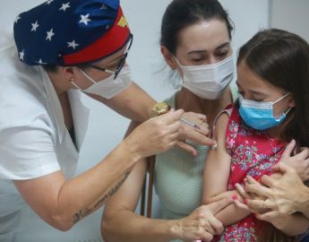 Vacina contra covid-19 de pessoas de seis a 17 anos é liberada em Santa Catarina