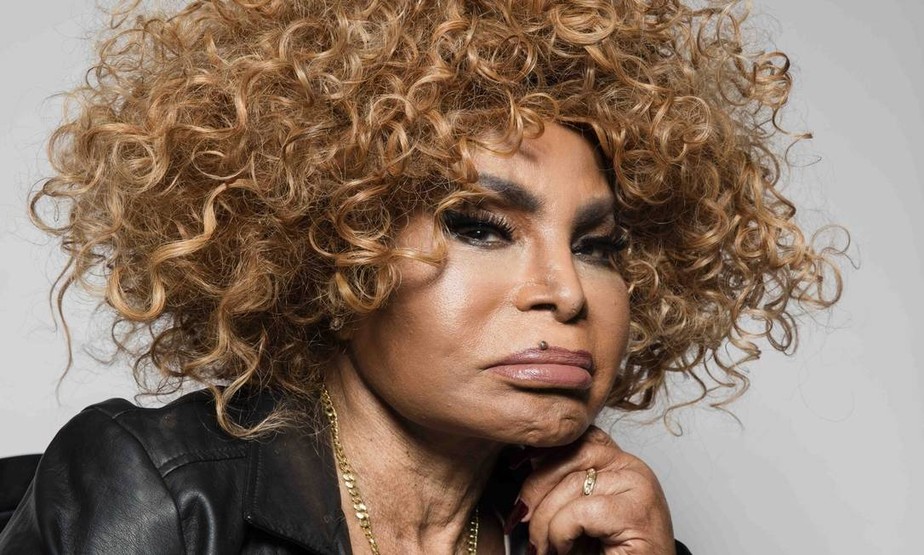 Morre aos 91 anos cantora Elza Soares