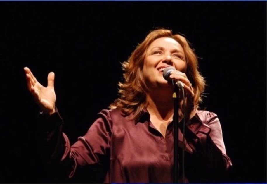 Jane Duboc se emociona ao cantar Elza Soares no Femusc