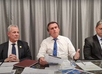 Bolsonaro diz que negocia PEC para zerar impostos sobre combustíveis