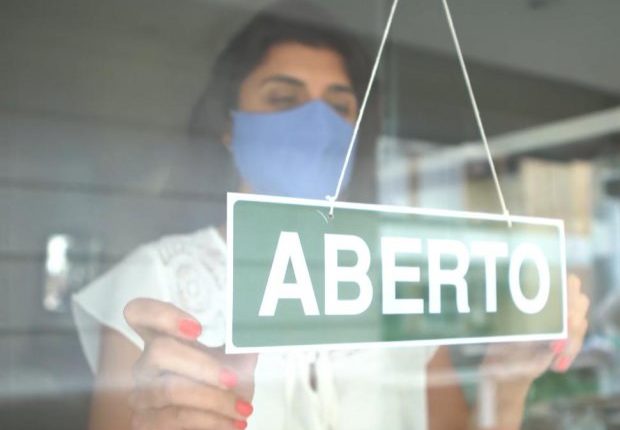 BRDE concede recursos na ordem de R$ 400,5 milhões para micro e pequenos negócios de SC BRDE concede recursos na ordem de R$ 400,5 milhões para micro e pequenos negócios de SC