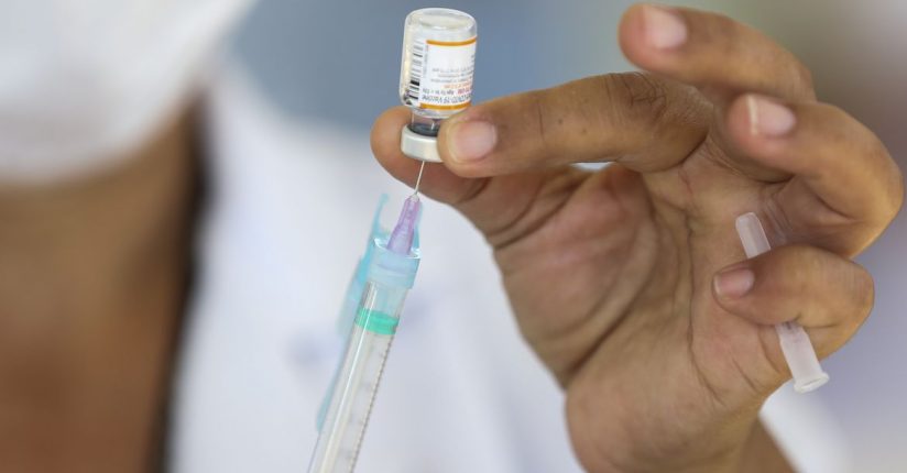 70% da população brasileira é vacinada com duas doses da vacina contra covid-19