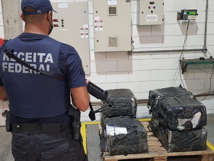 Receita Federal apreende mais de 240 quilos de cocaína em contêiner com destino à Itália no Porto de Itapoá