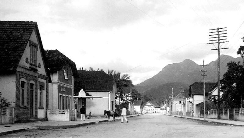 Coluna: Rua Epitácio Pessoa em Jaraguá na década de 1950