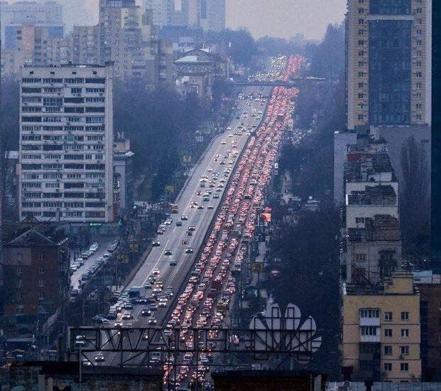 Embaixada do Brasil na Ucrânia pede que brasileiros deixem país o mais rápido possível